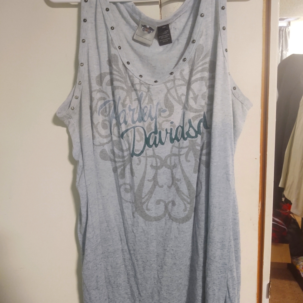 Harley Davidson tank. Studded neck